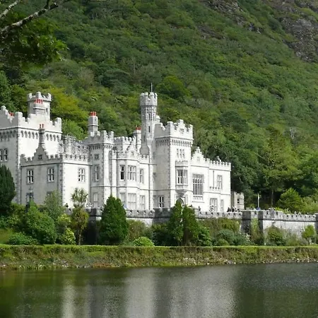 Glen * Clifden